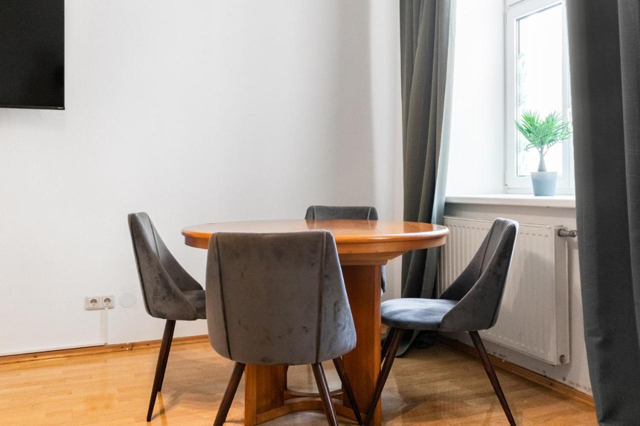 Welcoming 3Br Budget Apt. Well Connected Viena Exterior foto